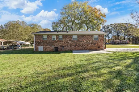 3BR/2BA Gem - Quiet Gastonia Stay - New Everything