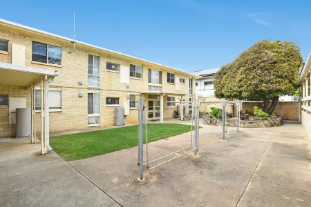 'The Dolphins 7' - Beachfront View to Remember