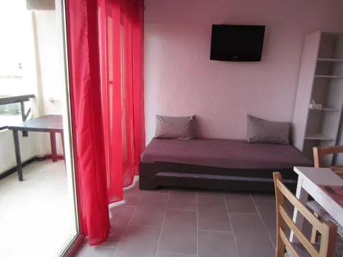 CLOSE TO THE BEACH for 2 or couple with young children Hotels in Port-la-Nouvelle