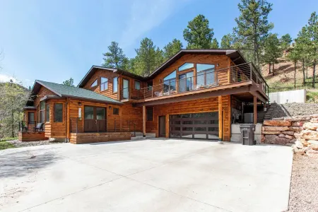 Modern Smart House - 2BR/2BA - Wildlife Views - 2 Patios + Fire Pits