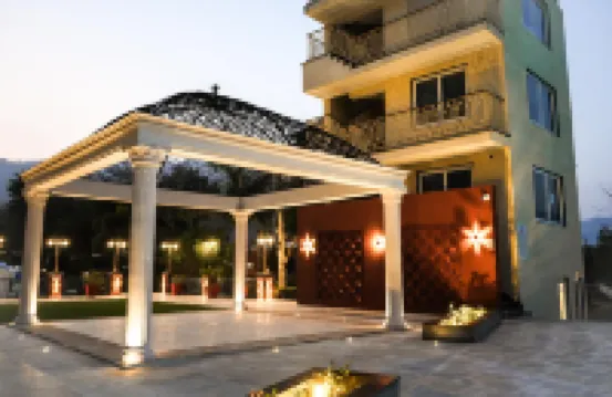 Desi Thath Resort Hotels in 