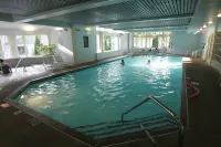 Water's Edge Resort & Spa - Beach