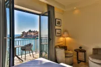 Hotel California by Aycon