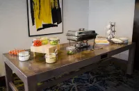 Fairfield Inn & Suites Hazleton - breakfast