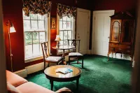 The Rochester Inn Hotels in Sheboygan Falls