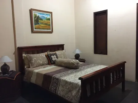 Joglo Java Отели в г. Gunung Pati