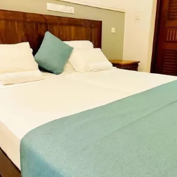 Grand Rockland Hotel Отели рядом с достопримечательностью «Форт Матара»
