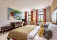 LandHaus Zum LindenHof Hotels near Kirche Ramelsloh