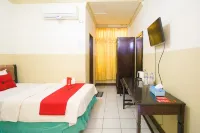 RedDoorz Plus near Pelabuhan Bitung