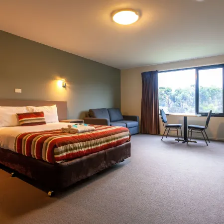 Kingston Hotel