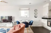 Stunning Modern Apartment in Rochester, England