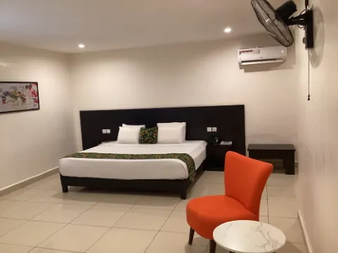 โรงแรมอดิส พรายม์