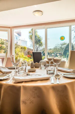 Pandora Hotel Отели в г. Saint Peter Port