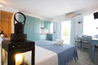 Villa Venus Hotels near Sarakiniko Beach