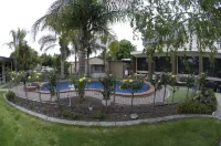 Warrina Inn Wodonga CBD - Swimmingpools