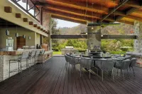El Salto Luxury Ranch with Lake View