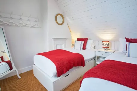 Host & Stay - Gun Gutter House