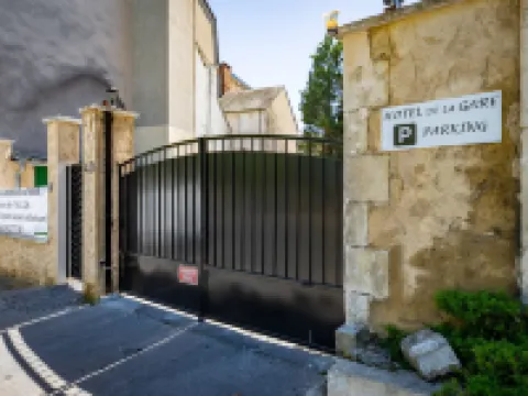 Hotel de la Gare Hotels in Indre