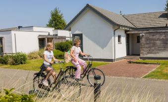 Detached Single Story Holiday Home Near the Sea