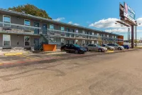 Studio 6 Temple, TX Hotels near Walmart Distribution Center 6083