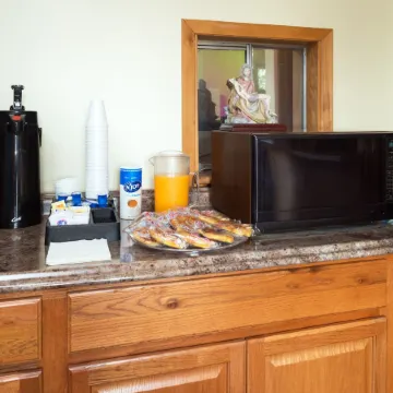 Howard Johnson by Wyndham Spokane