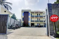 OYO 90629 the Home Srengseng Hotel dekat Alfamart : Taman Meruya Ilir 2