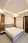 Hotel RGS Crystal