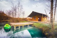 Arcadia Safari Tent in Private 5 Acre Field Hotel di Barton