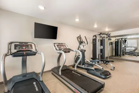 WoodSpring Suites Linden