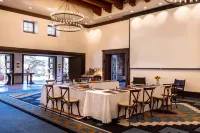 Bishop's Lodge, Auberge Collection