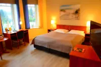 Klausdorfer Hof Hotels near Webcam Seebrücke
