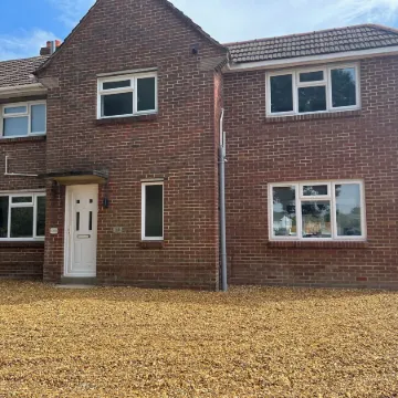 House - Sleeps 14 Onsite Parking & Pets Allowed