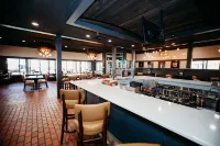DoubleTree by Hilton Hotel Bloomington - bar