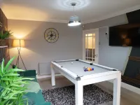 Stunning 5-Bed House in Liverpool! Great Location! Hotels in Bootle
