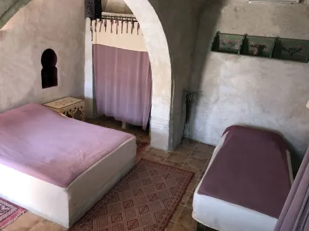 Hotel Arisha Отели в г. Хумт-Сук