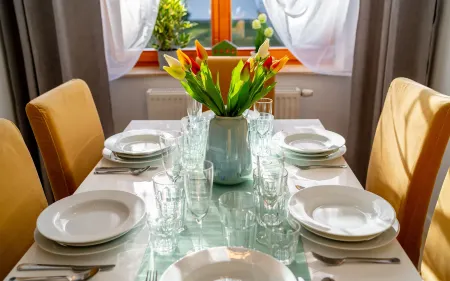 Komuny Paryskiej, Sun & Snow