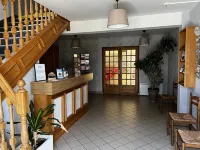 Hotel les Montois Hotel di Saint-Laurent-de-Terregatte