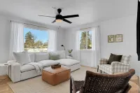 Spacious & Updated 4-bedroom home w/BBQ, fire pit & AC in the Heart of Missoula!