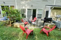 BBQ Grill, Fire-pit, 10 mins 2 downtown, 5 min UVA 버지니아 대학 주변 호텔