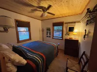 Waterfront Cottage on Beautiful Goodrich Lake with Kids Vintage Bunkhouse.
