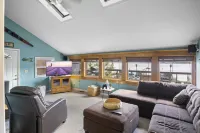 Stunning Views and Boat Slip Access - Charming Lakefront Haven Hotel a Adair Township