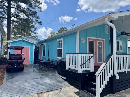 Spacious Cottage with Golf Cart Access - Charming Family Retreat