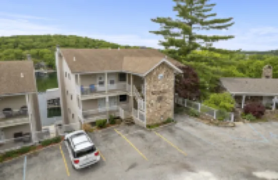 Spacious Deck and Breathtaking Views - Stunning Serene Retreat