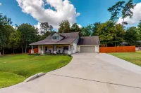Cape Royale estate by Lake Livingston with pool, marina, & private hot tub Hotels near San Jacinto County Old Jail