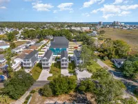 Private Saltwater Pool and Outdoor Oasis - Luxurious Coastal Retreat Hotels in Murrells Inlet