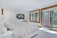 Cozy Condo with Wood Burning Fireplace and Quechee Club Access - Inviting Escape