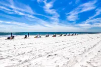 Waterfront Gem - Shared Pool, Beach Access, Free WiFi, Washer/Dryer & Central AC Hotels in Okaloosa Island