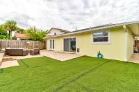 Gorgeous Home with Spacious Backyard and Fire Pit - Tranquil Escape