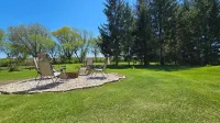 Relaxing Spacious Farmhouse with Fire-Pit and Family Friendly Amenities