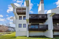 Access to Hiking Trails and Sports Center Amenities - Charming Getaway Hotels near Sunrise Village